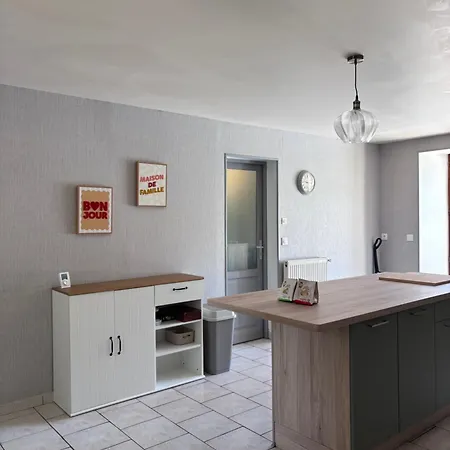 Holiday home De Groupe A La Campagne Au Coeur Des Plages Du Debarquement *